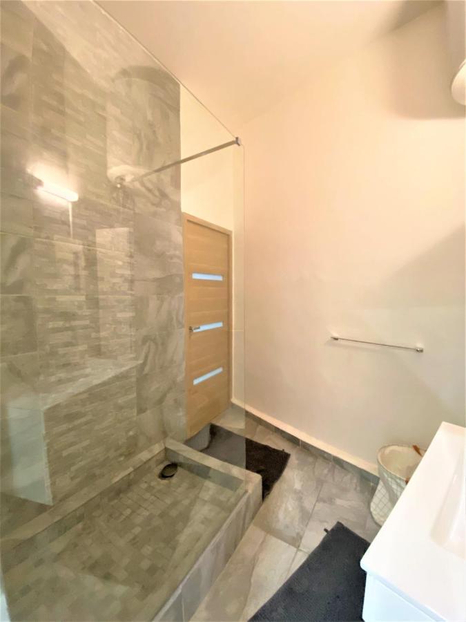 Sur Le Vieux Port: T3 De 80M2, Chic Et Confortable Marselha Exterior foto